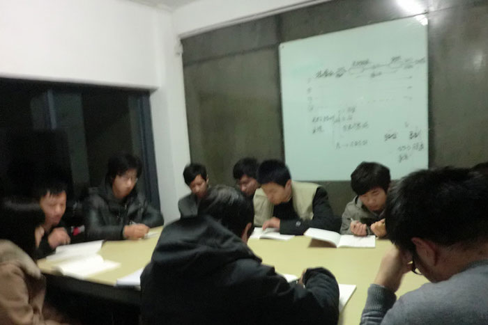 阮總發(fā)言述說下周的任務(wù)